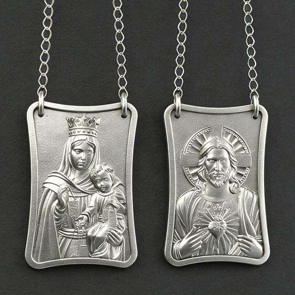 圣母圣衣双挂牌